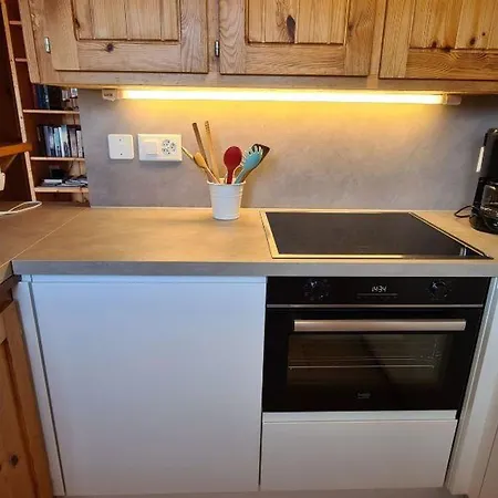 Jonathan Eg Sued By Interhome Apartmán