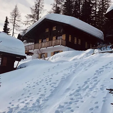 Jonathan Eg Sued By Interhome Διαμέρισμα *