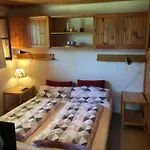 Jonathan Eg Sued By Interhome Apartamento